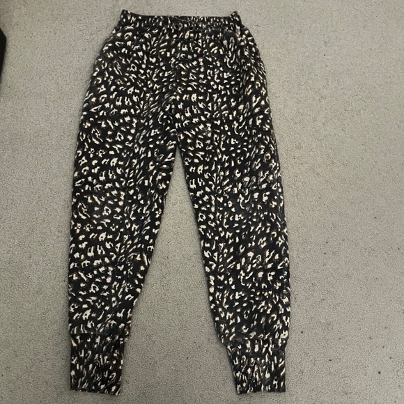 Cleobella Pants - Cleobella 100% organic cotton fleece leopard animal print jogger pants & pockets
